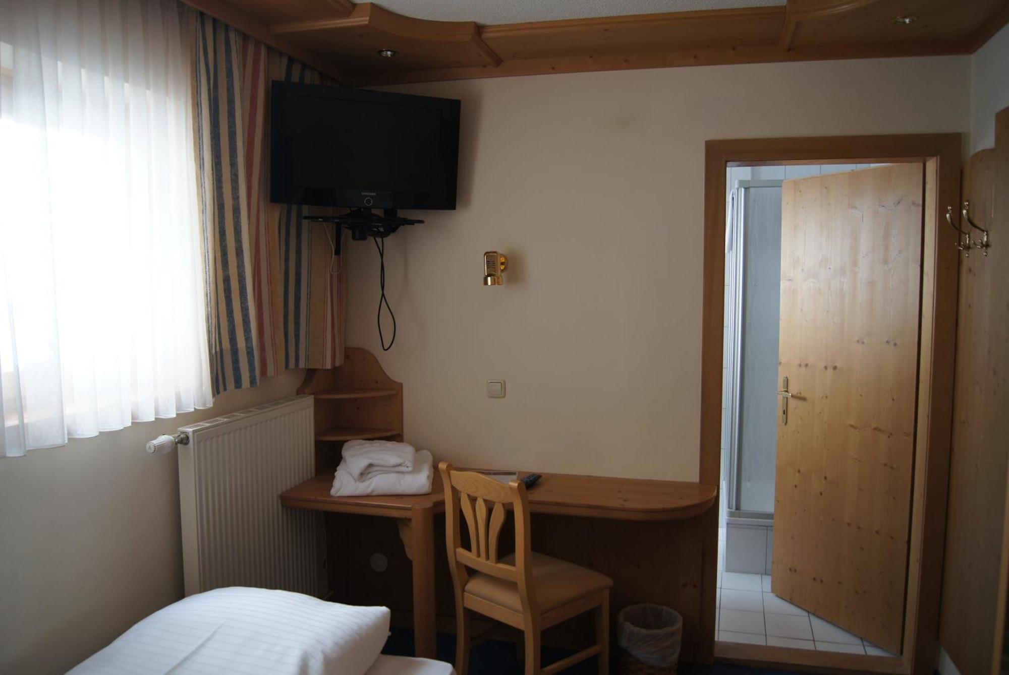 Panoramahotel Lärchenhof Heiligenblut Rum bild