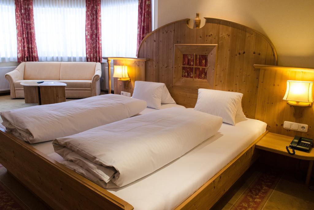 Panoramahotel Lärchenhof Heiligenblut Rum bild